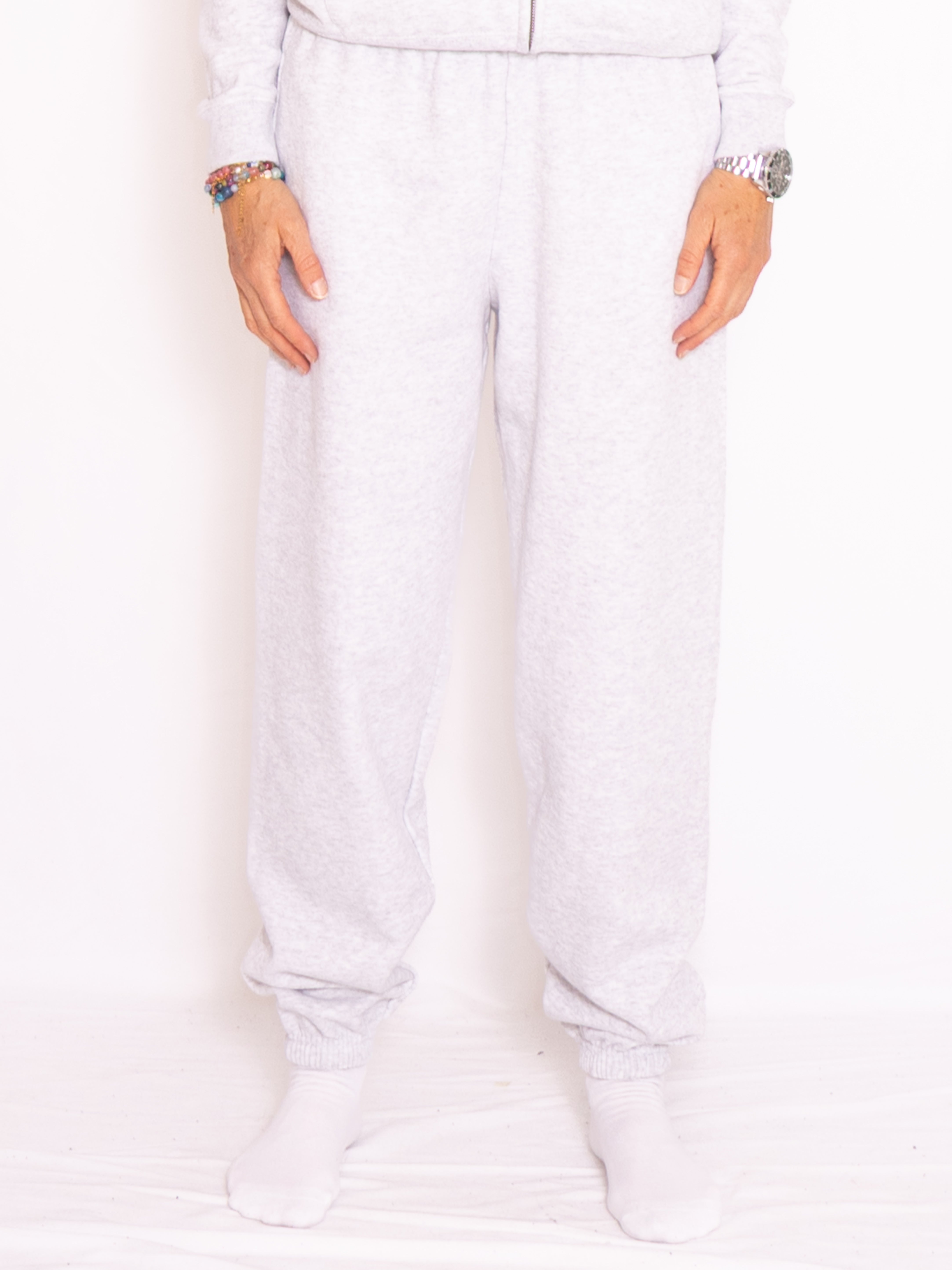 alt text | grey | 181 | M | women